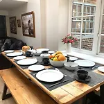 89a Church Street - Luxury One Bed With Roof Terrace וויטבי