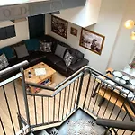 89a Church Street - Luxury One Bed With Roof Terrace דירה *