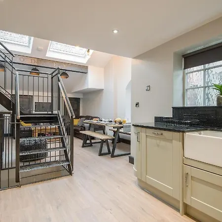 Apartament 89a Church Street - Luxury One Bed With Roof Terrace