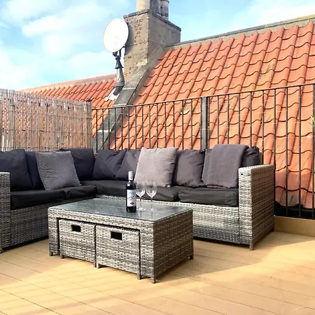 89a Church Street - Luxury One Bed With Roof Terrace דירה