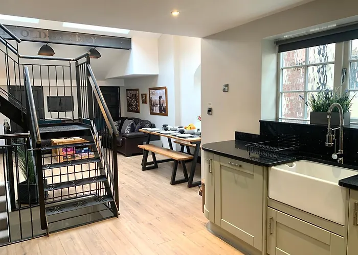 89a Church Street - Luxury One Bed With Roof Terrace